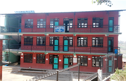 후원금을 전달한 네팔 조티중학교 사진